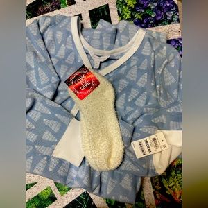 Cozy Christmas Nightgown w/fluffy socks